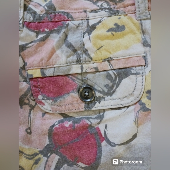 ANN TAYLOR LOFT Shorts. Womens. Size 2. Water color mult-color print. - Picture 6 of 9